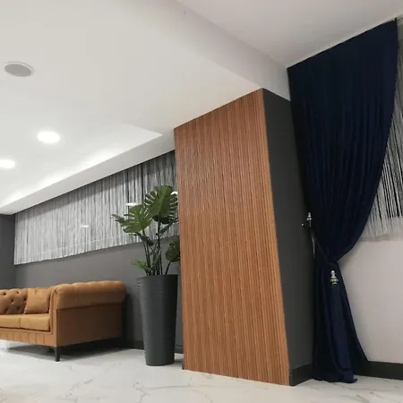 Flora Hotel