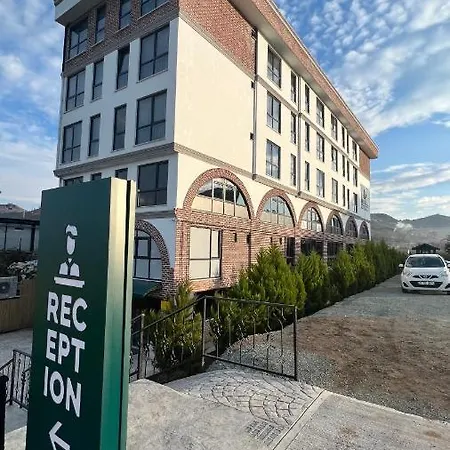 Hotel Flora 3*