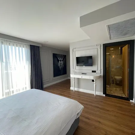 Flora Hotel 3*